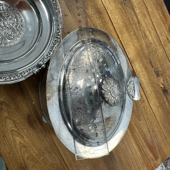 Stunning silver plated large footed bisc box with lions